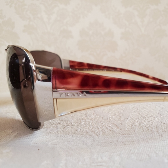 Prada sunglasses - Picture 3 of 4